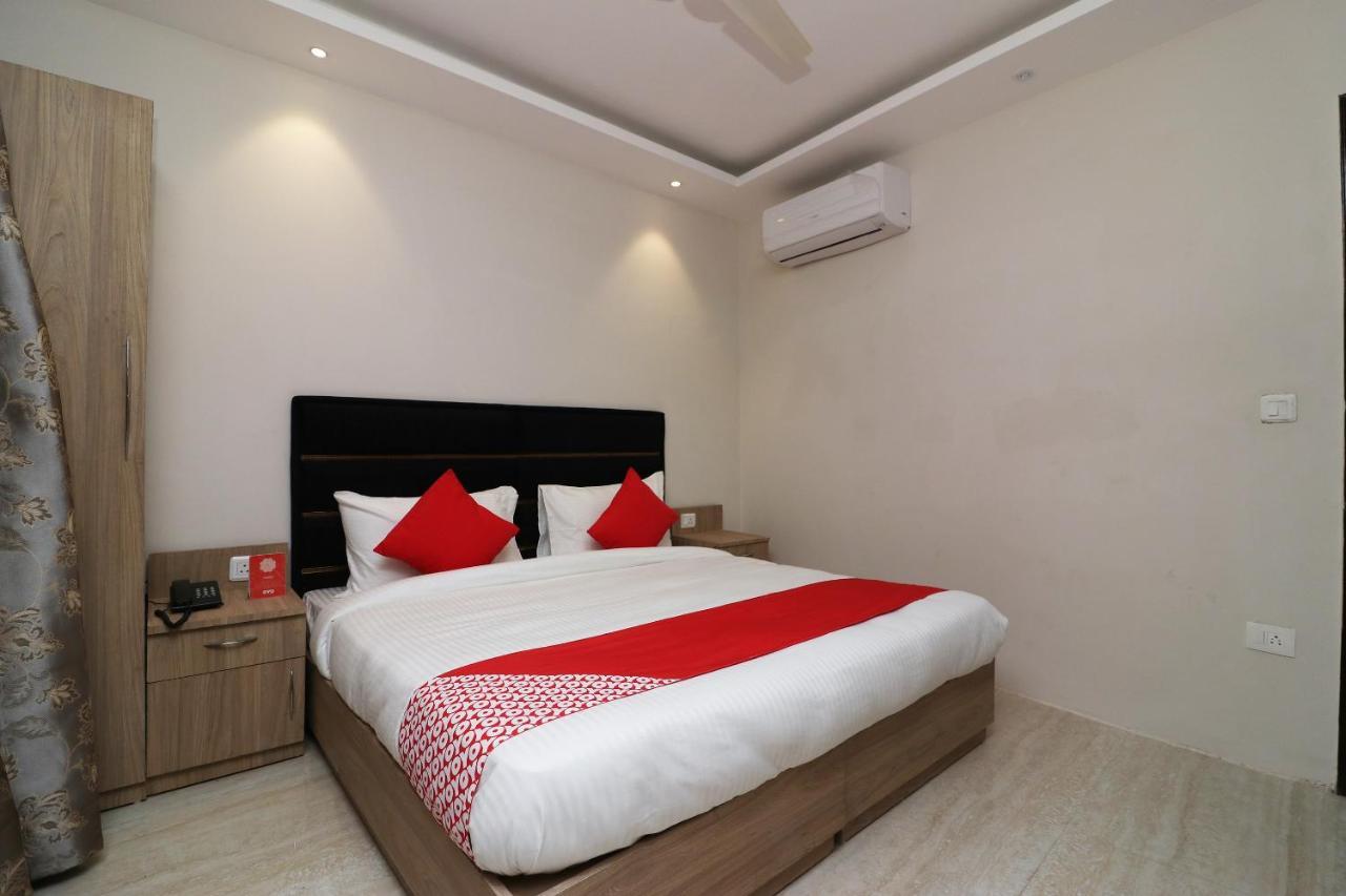 Oyo 72937 Hotel Tyagraj 阿格拉 外观 照片
