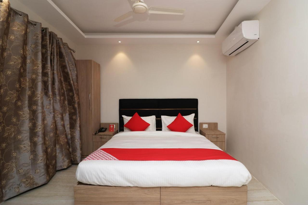 Oyo 72937 Hotel Tyagraj 阿格拉 外观 照片